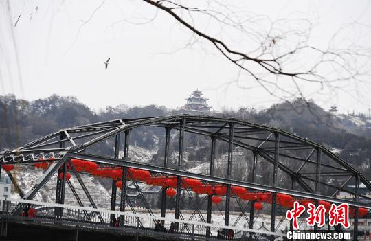 百年黄河桥中山桥。　杨艳敏　摄